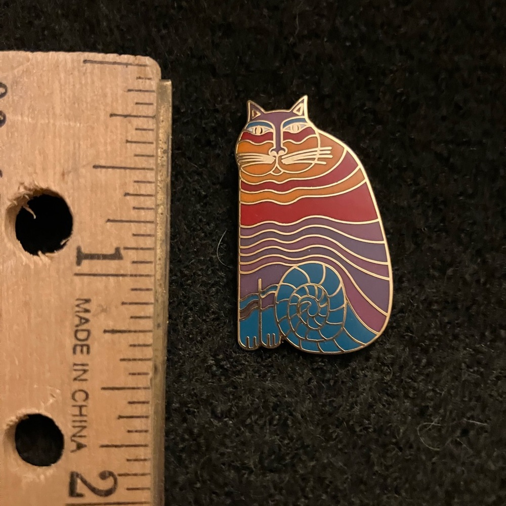 Laurel Burch Enamel Colorful Rainbow Cat Pin - Picture 2 of 4